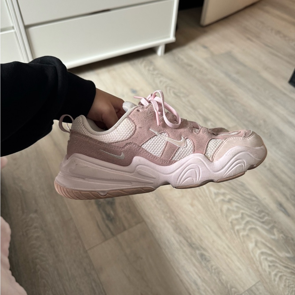 Nike Women's Pink Sneakers